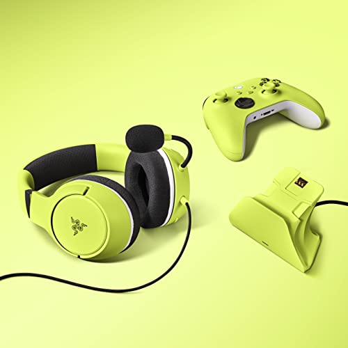 Razer Essential Duo Bundle for Xbox: Kaira X Wired Headset & Universal Quick Charging Stand for Xbox Controllers - Color Matches Official Xbox Series X|S Controllers (Sold Separately) - Electric Volt