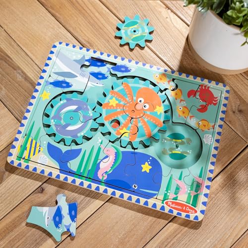 Melissa & Doug Wooden Underwater Jigsaw Spinning Gear Puzzle – 18 Pieces Wooden Puzzle for Toddlers and Preschoolers, for Boys and Girls Ages 3+