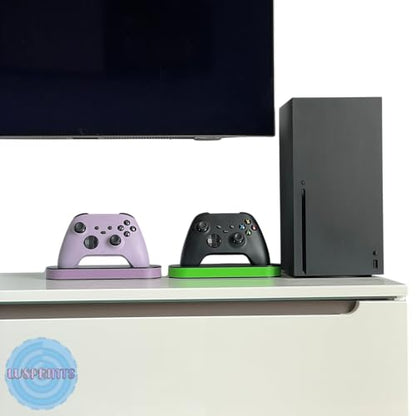 Minimal Controller Holder Compatible with Xbox Series – Wall-Free Stand – Sleek Black Base with Custom Accent Color – Gaming Desk Accessory - Gaming Setup Organization (Green) - color: Green