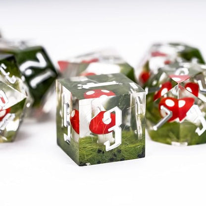 Cusdie Sharp Edge DND Dice, 7 PCs Red Mushroom Dice Set D&D D20 D12 D10 D8 D6 D4, Handcrafted Polyhedral Dice Set for RPG and Other Table Games(Red Mushroom) - color: Red Mushroom