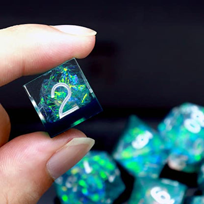 Haxtec DND Dice Set Sharp Edge Resin Dice Iridecent Inclusion with Dice Case Green D&D Dice for RPG Role Playing Games Compatible with Dungeons and Dragons Gift Galaxy Series - color: Green