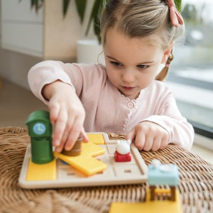 SmartGames Hide and Goat Seek — Shape-Matching Logic Puzzle with Storybook | Help 7 Goats Outsmart the Wolf | 48 Challenges | Ages 3–7