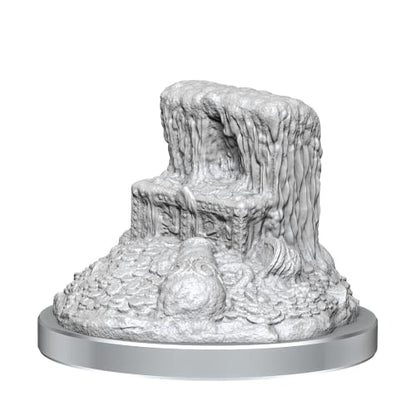 WizKids D&D Nolzur's Marvelous Miniatures: White Dragon Wyrmling