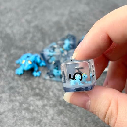 Sage's Portal Animal Familiars Resin DND Dice Set Polyhedral Dice Set for Dungeons and Dragons RPG Pathfinder Tabletop TTRPG (Blue Frog + Figurine) - color: Blue Frog + Mini Figure, style: Dice Set +Mini Figure