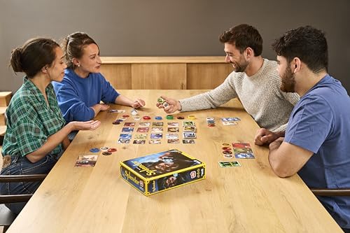 Asmodee Splendor Board Game - Gem Trading & Engine-Building Strategy for Adults & Families, Adult Board Games, Family Fun for Adults, 2-4 Players Ages 10+, 30 Minute Playtime | Build a gem empire, recruit noble patrons, and earn prestige through strategic