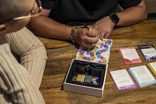 Hachette Boardgames CDSK Travel | A Travel-Friendly Version of the Millennial Trivia Game | Over 800 New Questions | Ages 14+ | 2 to 16 Players | 45 Min