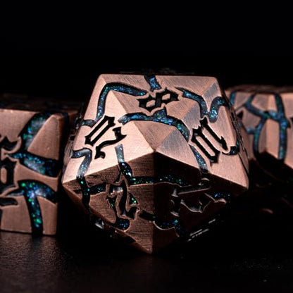 Cracked Rune Metal Dice Set for DND & RPG – Dark Fantasy Fractured Design, Premium Heavy Metal Polyhedral Dice with Deep Engraved Numbers, 7-Piece Set – Green Mystic Vein - color: Antique Copper Green