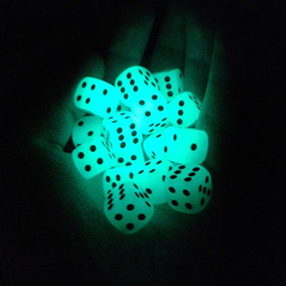 Smartdealspro 10-Pack D6 Six Sided Glow in The Dark Dice Die for DND, MTG, RPG, Tenzi, Farkle, Yahtzee, Bunco, Teaching Math, Table Board Game - size: 14mm(10pcs)