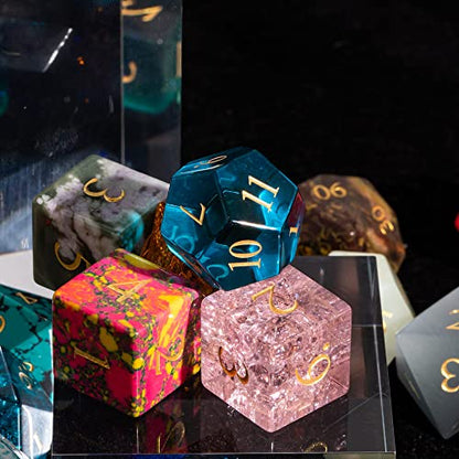 UDIXI Mystery DND Dice Set, 7PCS Gemstone or Glass Dice for Tabletop Games | Random Stone Dice, Premium Gift Box, DM Gift, for Dungeons and Dragons Role Playing Games - color: Gems