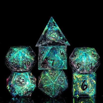 Cusdie 7-Die Sharp Edges DND Dice Set, Magic Circle Pattern Polyhedral D&D Dice Set for DND TTRPG Role Playing Games - color: Magic Pattern-transparent Black