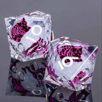 KERWELLSI Cat Liquid Core DND Dice Set with Gift Box, 7Pcs Resin Dungeons Sharp Edge D&D Dice, Dragons D and D Role Playing Dice D20 D12 D10 D8 D6 D4, White and Purple Cat - color: White and Purple Cat