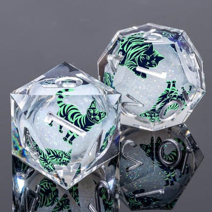 KERWELLSI Cat Liquid Core DND Dice Set with Gift Box, 7Pcs Resin Dungeons Sharp Edge D&D Dice, Dragons D and D Role Playing Dice D20 D12 D10 D8 D6 D4, White and Light Green Cat - color: White and Light Green Cat