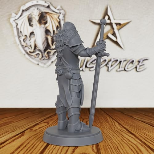 AUSPDICE Medieval Knight 28mm Unpainted Fantasy Miniature with Sword AS238 | Armored Knight Figure with Greatsword and Closed Helmet for Dungeons and Dragons,TTRPGs Fantasy Campaigns and Dungeon Masters