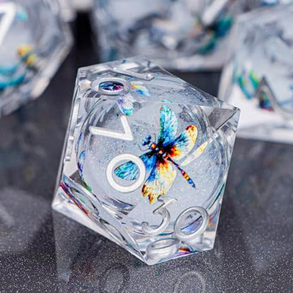 DND Dragonfly Dice 7PCS Polyhedral Sharp Edge Dice Set with Gift Case for Dungeons Dragons Role Playing Game, RPG Resin D and D Dice D6 D8 D10 D12 D20 D% (White Silver) - color: Qt-white Silver