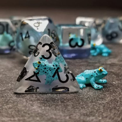 Sage's Portal Animal Familiars Resin DND Dice Set Polyhedral Dice Set for Dungeons and Dragons RPG Pathfinder Tabletop TTRPG (Blue Frog) - color: Blue Frog, style: Dice Set Only