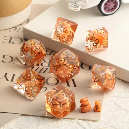 Capybara DND Dice Set with Cute Animal Inside - 7PCS Hand Made Polyhedral Resin Dice for Dungeons and Dragons RPG Games with Gold Numbers, Unique Collector Dice in Velvet Bag Gift for Gamers - color: Capybara