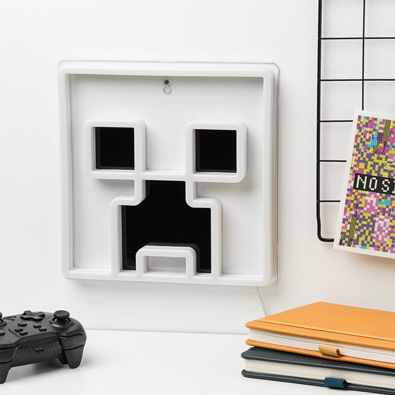 Creeper Iconic LED Wall-Mountable Light Officially Licensed Minecraft Room Decor for Boys and Girls, Gamer Night Light in Vibrant Green - Paladone