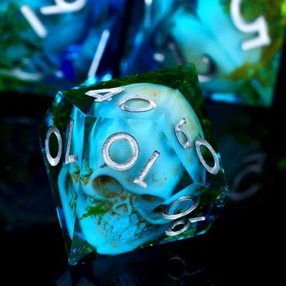 Froggod Blue Moss & Skull DND Dice Set with Gift Box for DND RPG, 7Pcs | Blue resin DND role playing dice with moss skull design and sharp edges for MTG, tabletop games and collectors - color: Blue