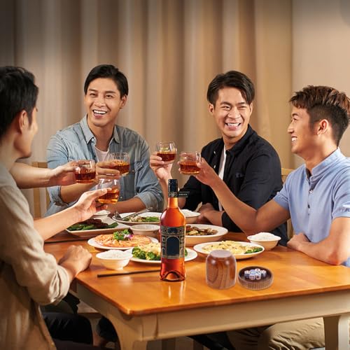 ibasenice Wooden Dice Cup with Lid Solid Wood Dice Shaker Cup 5 Dices Included for Board Games Party Games Bar and Ktv Entertainment Accessories