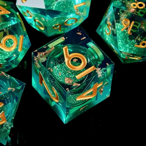 Dungeons and Dragons Liquid Core Dice Set D&D, Polyhedron DND Resin dice Set, Used for Role-Playing dice Magic Pathfinder Game DND dice Set (7 Pieces) - color: Gold Platinum Green + Yellow Letter
