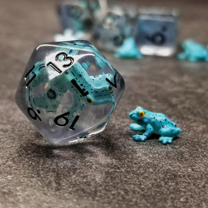 Sage's Portal Animal Familiars Resin DND Dice Set Polyhedral Dice Set for Dungeons and Dragons RPG Pathfinder Tabletop TTRPG (Blue Frog) - color: Blue Frog, style: Dice Set Only