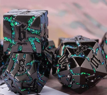 Cracked Rune Metal Dice Set for DND & RPG – Dark Fantasy Fractured Design, Premium Heavy Metal Polyhedral Dice with Deep Engraved Numbers, 7-Piece Set – Green Mystic Vein - color: Black Nickel Green