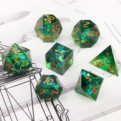 Haxtec Sharp Dice Resin DND Dice Set Polyhedral D&D Dice for Roleplaying Dice Games Compatible with Dungeons and Dragons Gifts - color: Green Gold