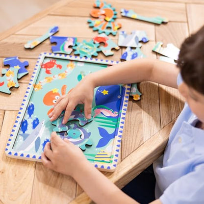 Melissa & Doug Wooden Underwater Jigsaw Spinning Gear Puzzle – 18 Pieces Wooden Puzzle for Toddlers and Preschoolers, for Boys and Girls Ages 3+
