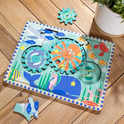 Melissa & Doug Wooden Underwater Jigsaw Spinning Gear Puzzle – 18 Pieces Wooden Puzzle for Toddlers and Preschoolers, for Boys and Girls Ages 3+