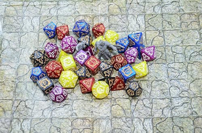SmartDealsPro Retro Polyhedral Dice Sets with Pouches for D&D DND RPG MTG Dungeon and Dragons Table Board Roll Playing Games D4 D6 D8 D10 D% D12 D20 - color: 5-color Retro Dragon Pattern