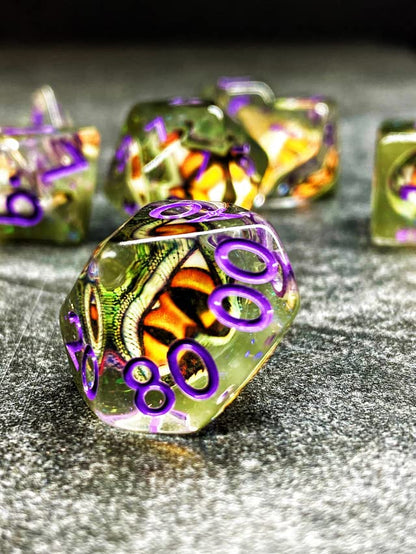 Sage's Portal Animal Familiars Resin DND Dice Set Polyhedral Dice Set for Dungeons and Dragons RPG Pathfinder Tabletop TTRPG (Bottled Yellow/Green Dragon Eyes) - color: Bottled Yellow/Green Dragon Eyes