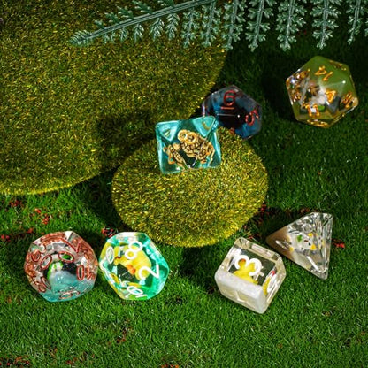 Cusdie 7-Die DND Dice, Polyhedral Dice Set Filled with Animal, for Role Playing Game D&D Dice（Random Animal） - color: Random Animal