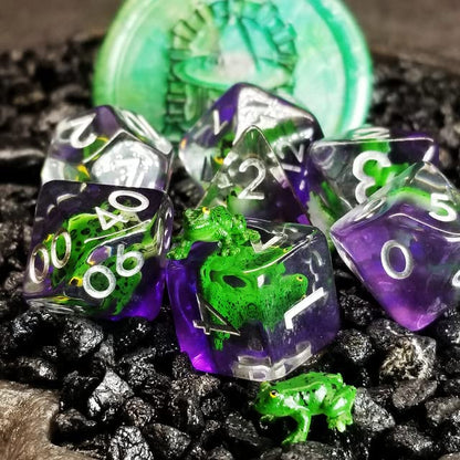Sage's Portal Animal Familiars Resin DND Dice Set Polyhedral Dice Set for Dungeons and Dragons RPG Pathfinder Tabletop TTRPG (Green Frog) - color: Green Frog, style: Dice Set Only