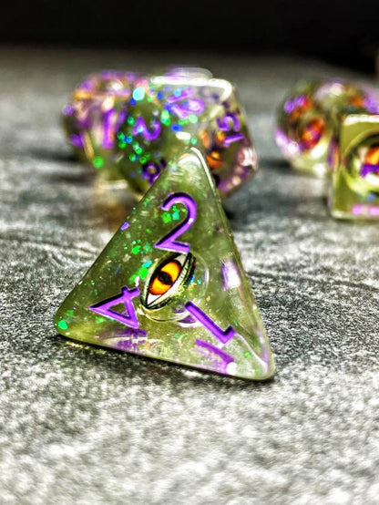 Sage's Portal Animal Familiars Resin DND Dice Set Polyhedral Dice Set for Dungeons and Dragons RPG Pathfinder Tabletop TTRPG (Bottled Yellow/Green Dragon Eyes) - color: Bottled Yellow/Green Dragon Eyes