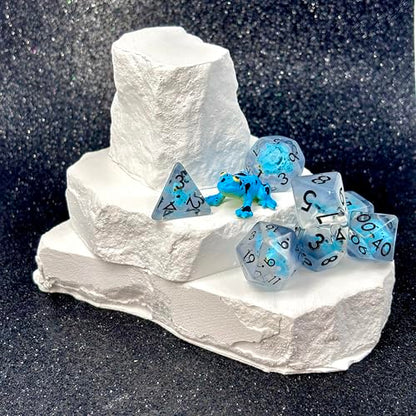 Sage's Portal Animal Familiars Resin DND Dice Set Polyhedral Dice Set for Dungeons and Dragons RPG Pathfinder Tabletop TTRPG (Blue Frog + Figurine) - color: Blue Frog + Mini Figure, style: Dice Set +Mini Figure
