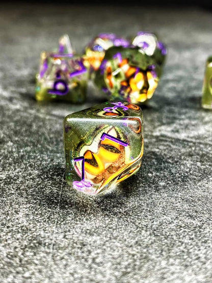 Sage's Portal Animal Familiars Resin DND Dice Set Polyhedral Dice Set for Dungeons and Dragons RPG Pathfinder Tabletop TTRPG (Bottled Yellow/Green Dragon Eyes) - color: Bottled Yellow/Green Dragon Eyes